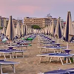 Lejlighed Family With Fenced Garden In Lido Dei Pini