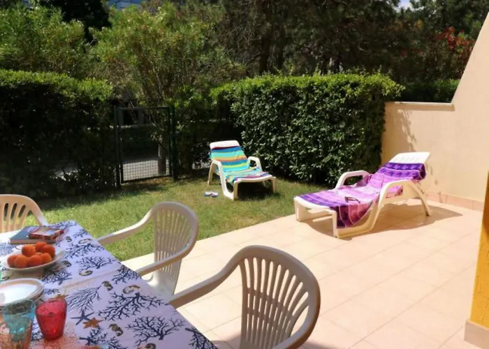 Family With Fenced Garden In Lido Dei Pini