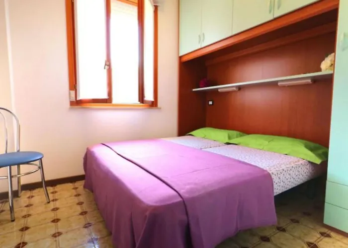 Family With Fenced Garden In Lido Dei Pini *