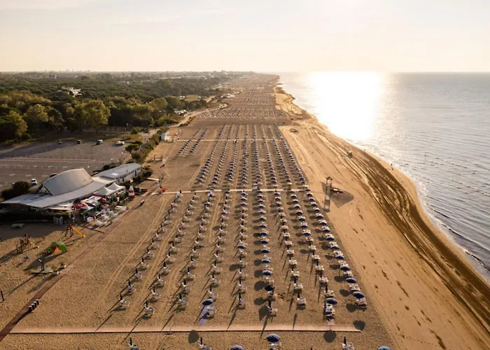 Family With Fenced Garden In Lido Dei Pini Apartment *